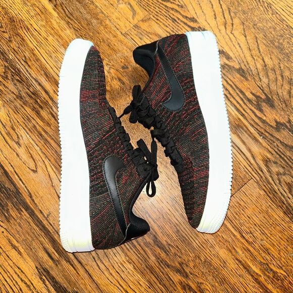 Nike Air Force 1 Ultra Flyknit Low in a black and multi-colorway - Picture 2 of 4